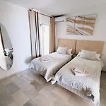 Beachside Bliss 아파트 *